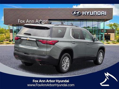 2023 Chevrolet Traverse LT Cloth