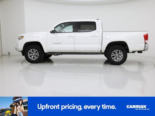 White 2017 Toyota Tacoma SR5