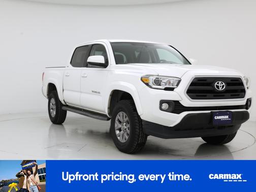 White 2017 Toyota Tacoma SR5