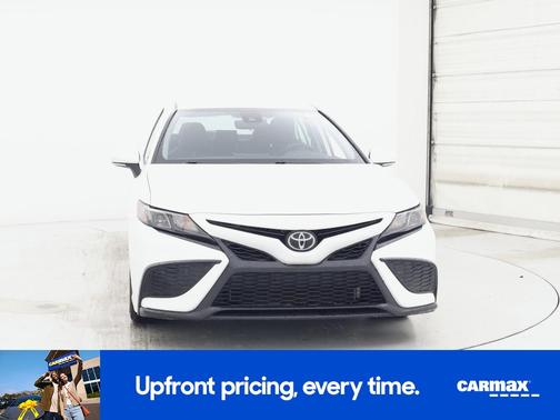 White 2024 Toyota Camry SE