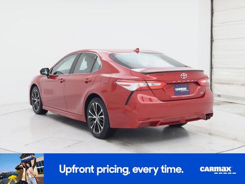 Red 2019 Toyota Camry SE