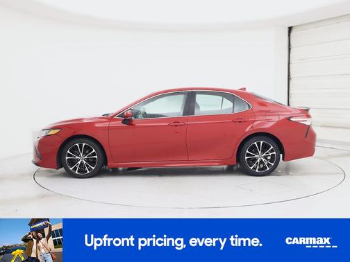 Red 2019 Toyota Camry SE