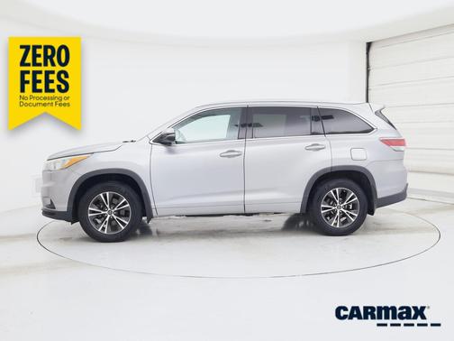 Silver 2016 Toyota Highlander XLE