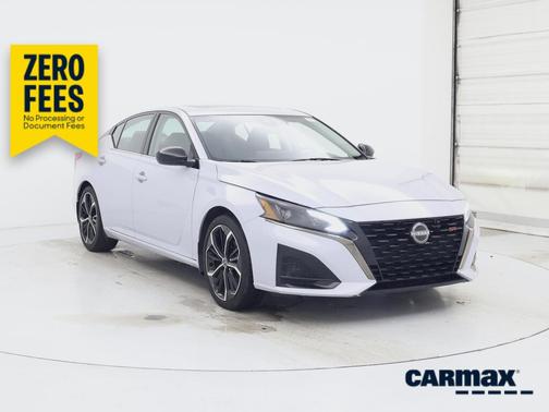 Gray 2023 Nissan Altima SR