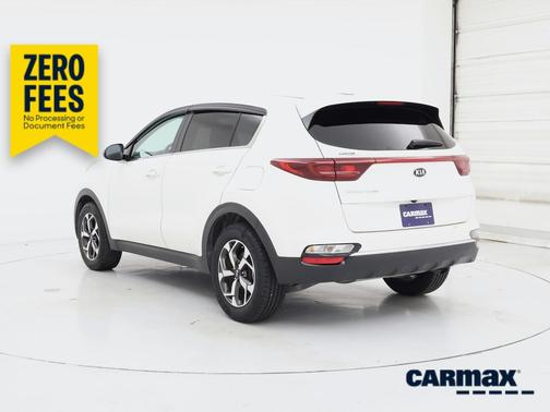 White 2021 Kia Sportage LX