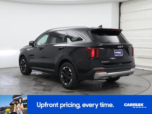 Black 2024 Kia Sorento S