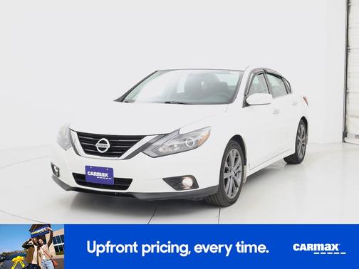 White 2018 Nissan Altima SR