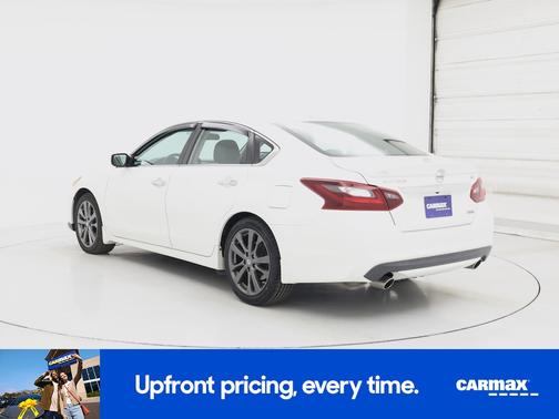 White 2018 Nissan Altima SR