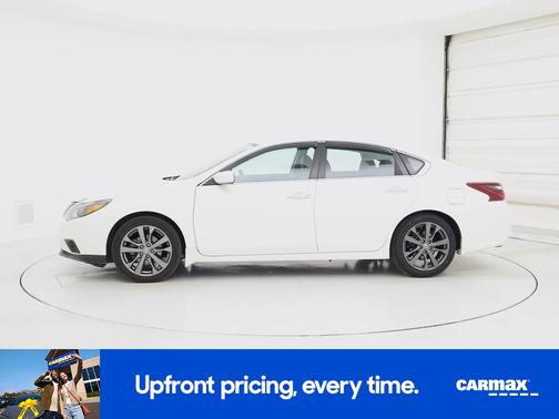 White 2018 Nissan Altima SR