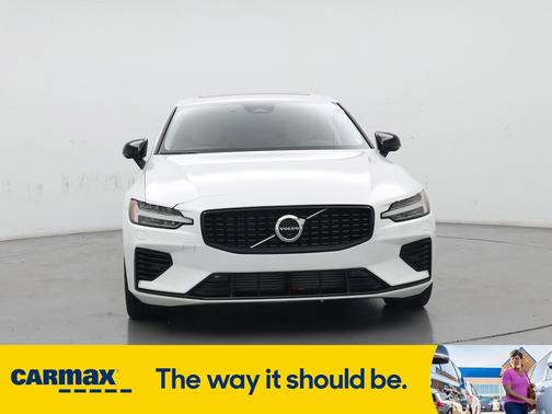 2023 Volvo S60 Recharge Plug-In Hybrid T8 Plus Dark Theme