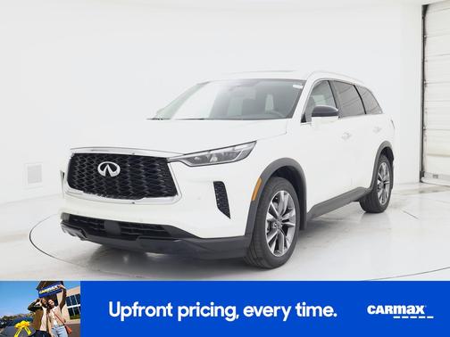 White 2023 INFINITI QX60 Luxe