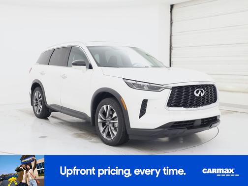 White 2023 INFINITI QX60 Luxe