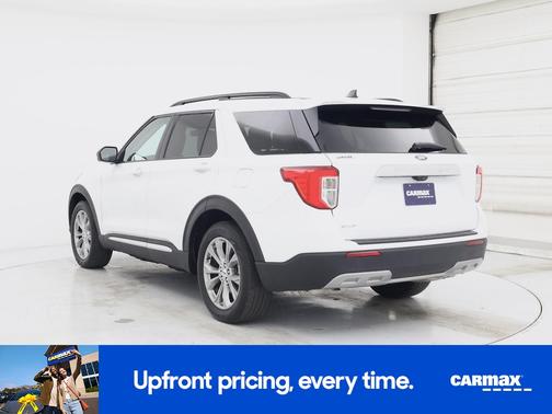 White 2022 Ford Explorer XLT
