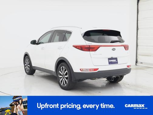 White 2017 Kia Sportage EX