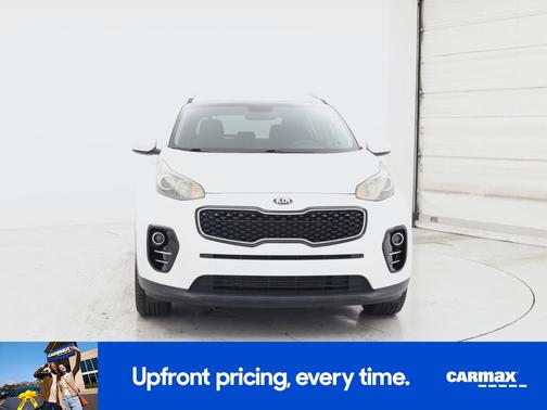 White 2017 Kia Sportage EX