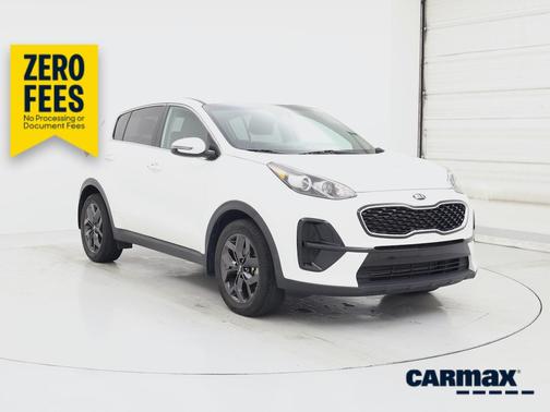 White 2022 Kia Sportage LX