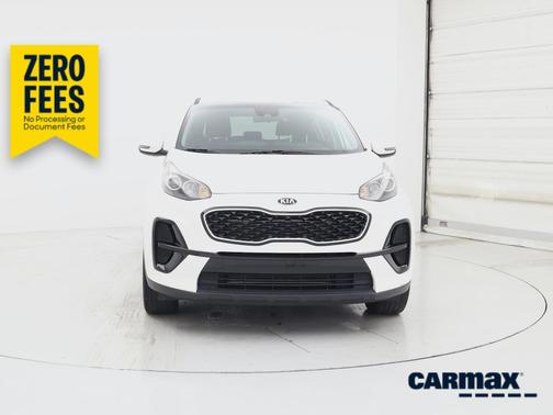 White 2022 Kia Sportage LX