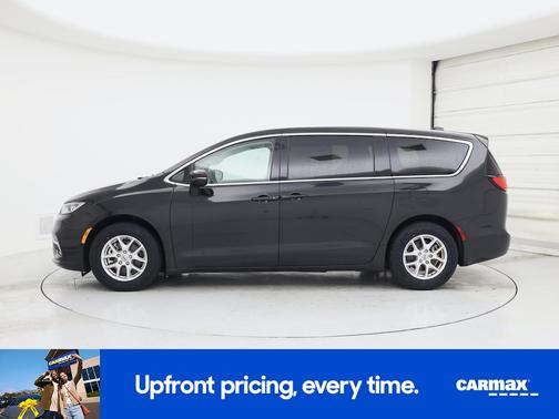 Black 2023 Chrysler Pacifica Touring L