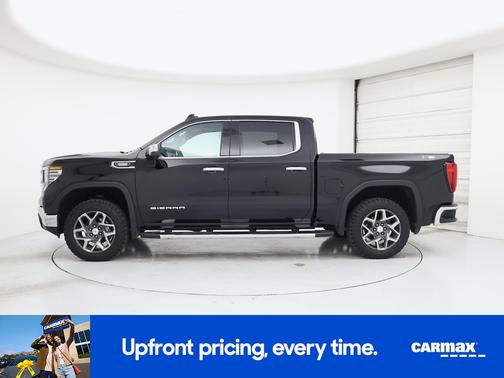 Black 2022 GMC Sierra 1500 SLT