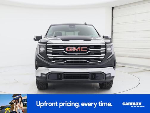 Black 2022 GMC Sierra 1500 SLT