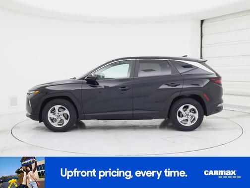Black 2022 Hyundai TUCSON SE