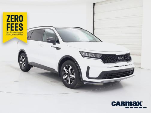 White 2023 Kia Sorento S