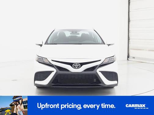 White 2023 Toyota Camry SE