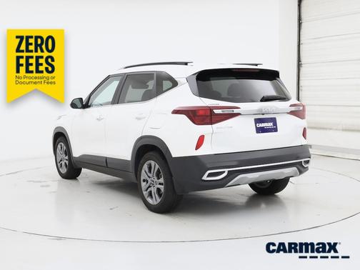 White 2023 Kia Seltos S