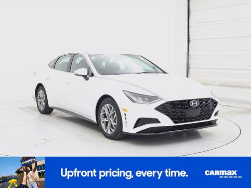 White 2022 Hyundai SONATA SEL