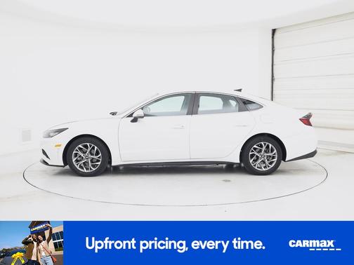White 2022 Hyundai SONATA SEL
