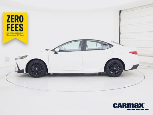 White 2025 Toyota Camry SE