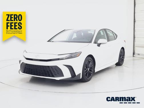 White 2025 Toyota Camry SE