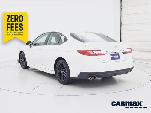 White 2025 Toyota Camry SE