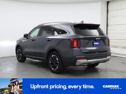 Gray 2024 Kia Sorento S