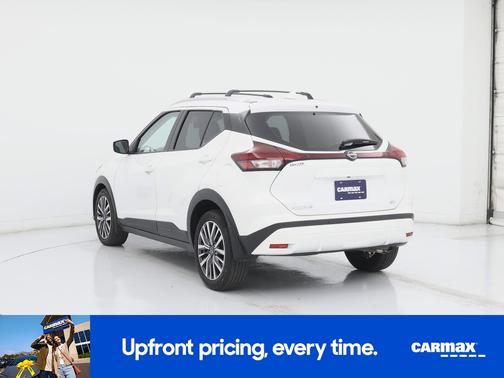 White 2022 Nissan Kicks SV