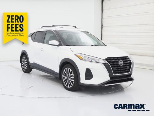 White 2022 Nissan Kicks SV