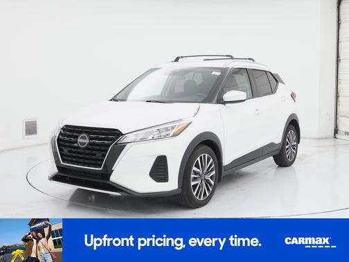 White 2022 Nissan Kicks SV