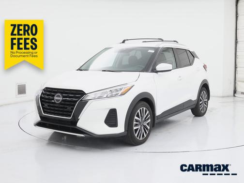White 2022 Nissan Kicks SV