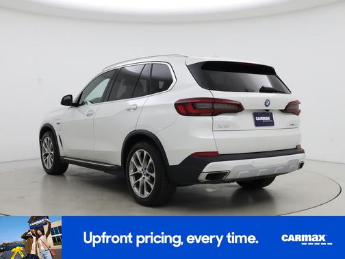 White 2022 BMW X5 PHEV XDrive45e
