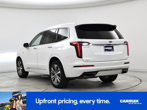 White 2022 Cadillac XT6 Premium Luxury