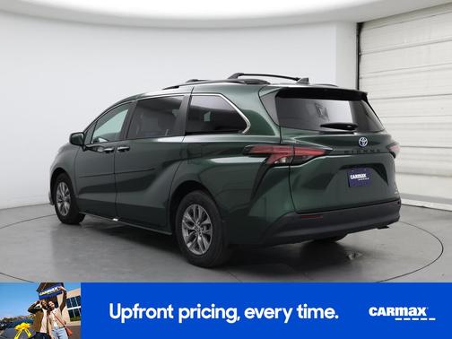 2022 Toyota Sienna XLE