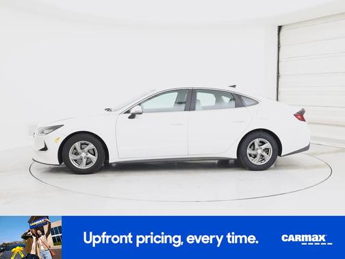 White 2022 Hyundai SONATA SE