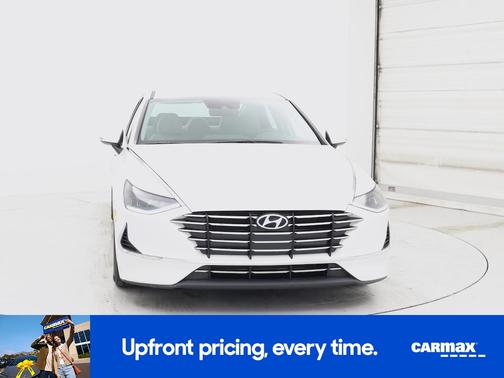 White 2022 Hyundai SONATA SE