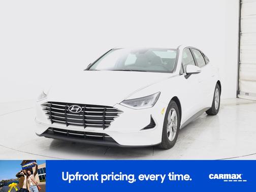 White 2022 Hyundai SONATA SE