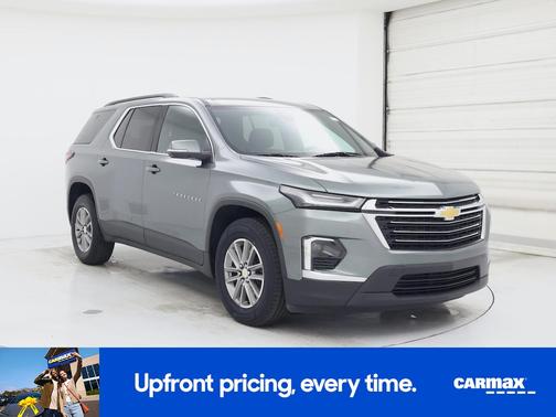 Green 2023 Chevrolet Traverse LT Cloth