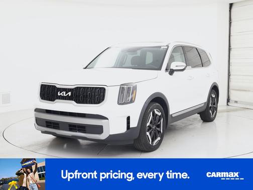 White 2023 Kia Telluride EX