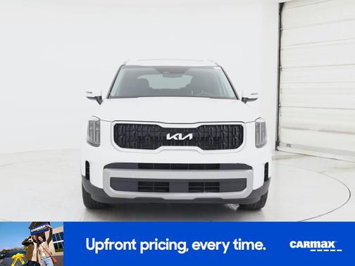 White 2023 Kia Telluride EX
