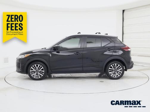 Black 2022 Nissan Kicks SV