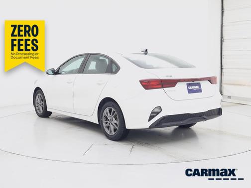 White 2023 Kia Forte LXS