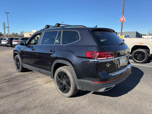 2022 Volkswagen Atlas 2.0T SE w/Technology 4MOTION